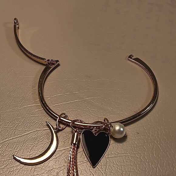 4 dangle charms bangle bracelet - heart, moon, faux pearl, tassel - Picture 5 of 8